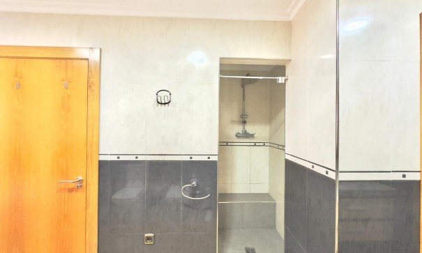 Sprzedaż - Apartament mieszkanie -
Torrevieja - Centro