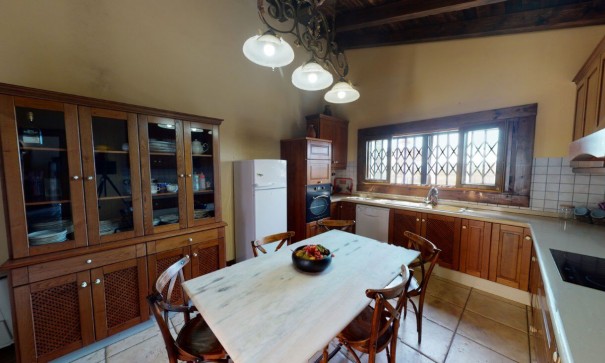 Venta - Chalet Independiente -
Catral