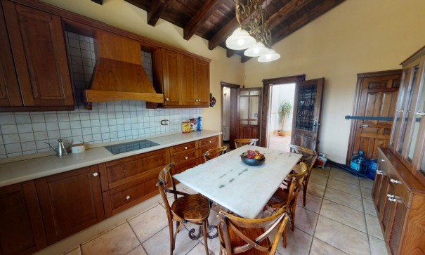 Venta - Chalet Independiente -
Catral