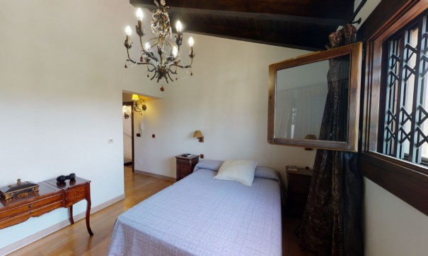 Venta - Chalet Independiente -
Catral