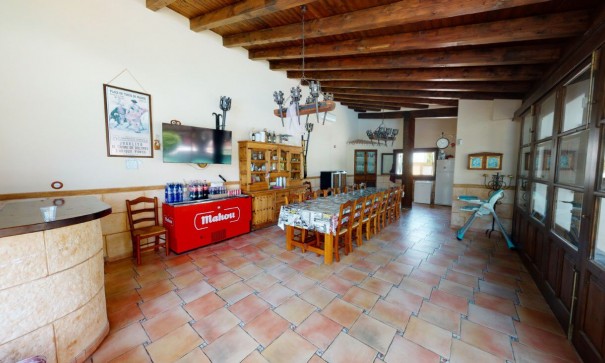 Venta - Chalet Independiente -
Catral