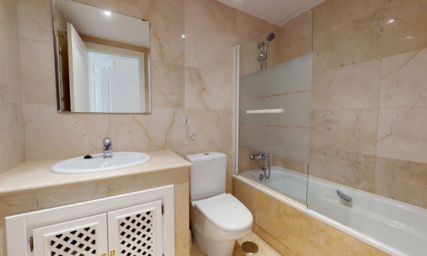 Återförsäljning - Lägenhet lägenhet -
Roda Golf