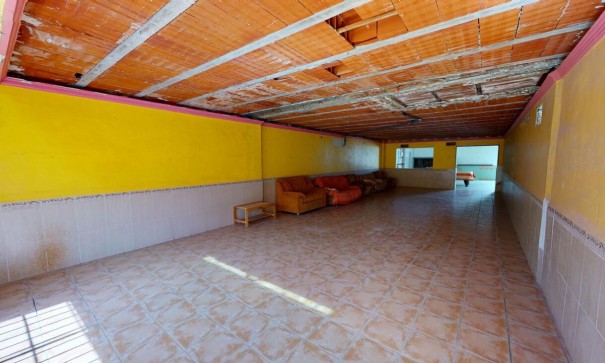 Venta - Casa de pueblo -
Albatera