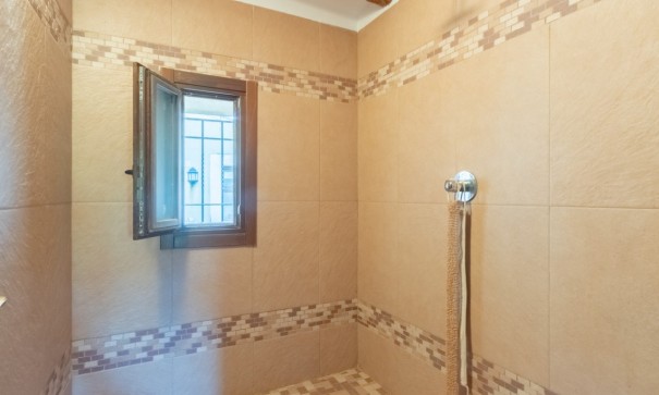 Sprzedaż - Willa wolnostojąca -
Ibi