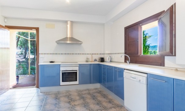 Sprzedaż - Willa wolnostojąca -
Ibi