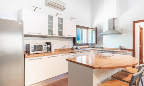 Sprzedaż - Willa wolnostojąca -
Ibi