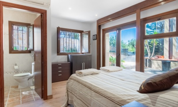 Sprzedaż - Willa wolnostojąca -
Ibi