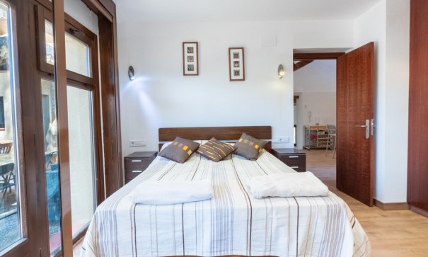 Sprzedaż - Willa wolnostojąca -
Ibi