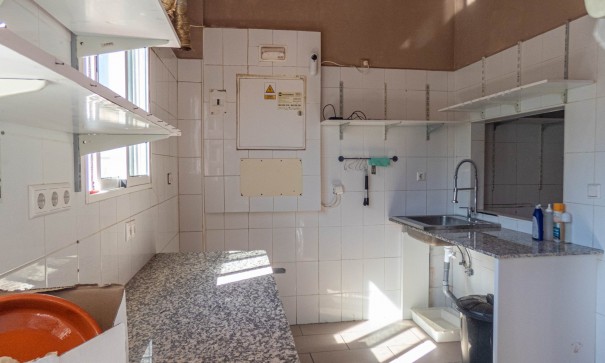 Venta - Comercial -
La Finca Golf - Algorfa