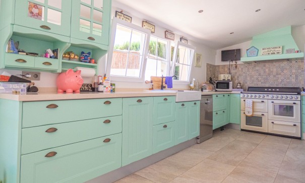 Återförsäljning - Fristående villa -
Heredades - Rojales