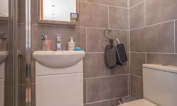 Återförsäljning - Fristående villa -
Heredades - Rojales