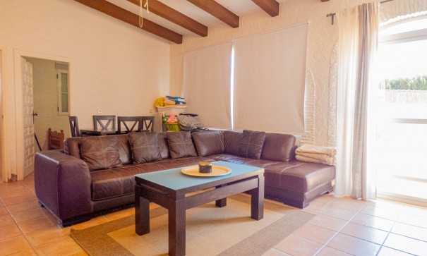 Återförsäljning - Fristående villa -
Heredades - Rojales