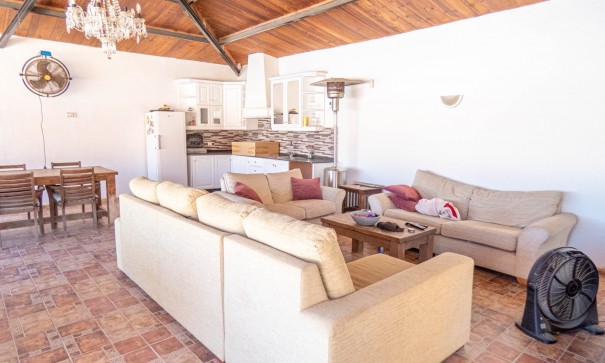 Återförsäljning - Fristående villa -
Heredades - Rojales