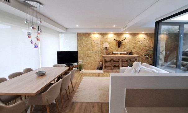 Venta - Chalet Independiente -
Font del Llop