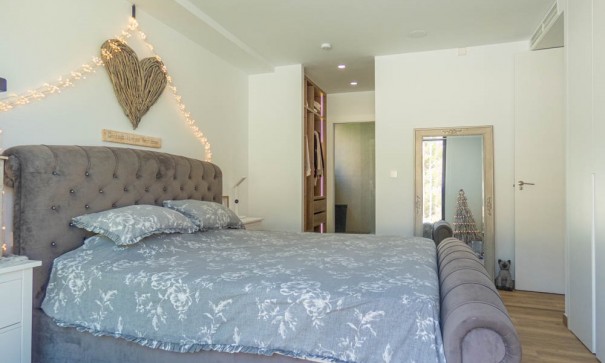 Venta - Chalet Independiente -
Font del Llop