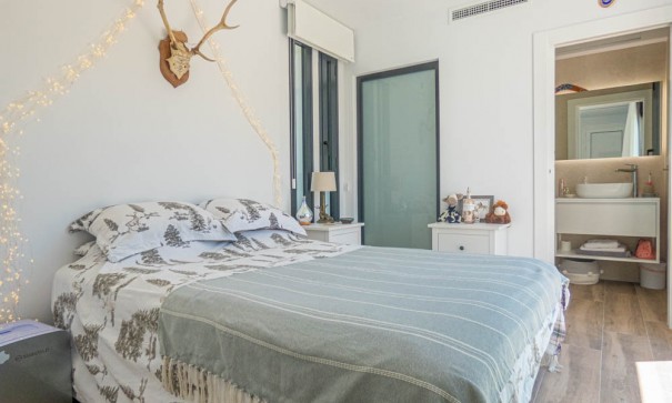 Venta - Chalet Independiente -
Font del Llop