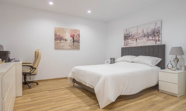 Venta - Chalet Independiente -
Font del Llop