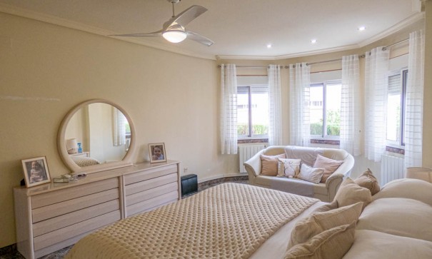 Sprzedaż - Willa wolnostojąca -
Orihuela - Benferri