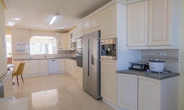 Venta - Chalet Independiente -
San Miguel de Salinas