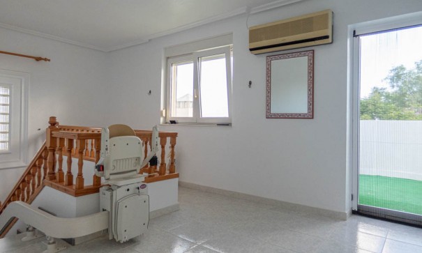 Venta - Chalet Independiente -
San Miguel de Salinas