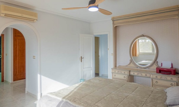 Venta - Chalet Independiente -
San Miguel de Salinas