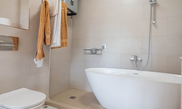 Venta - Chalet Independiente -
San Miguel de Salinas