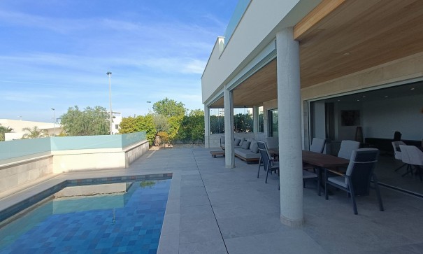 Resale - Freistehende Villa -
Benijofar