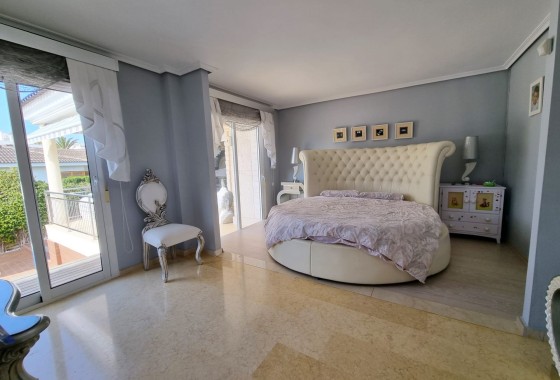 Resale - Freistehende Villa -
La Mata