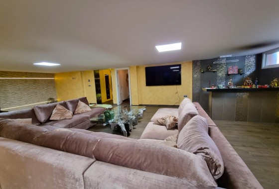 Resale - Freistehende Villa -
La Mata