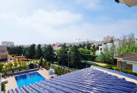 Resale - Freistehende Villa -
La Mata