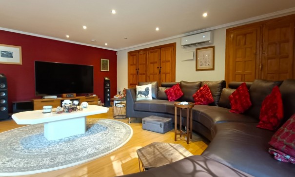 Videresalg - Fritliggende villa -
Torremendo