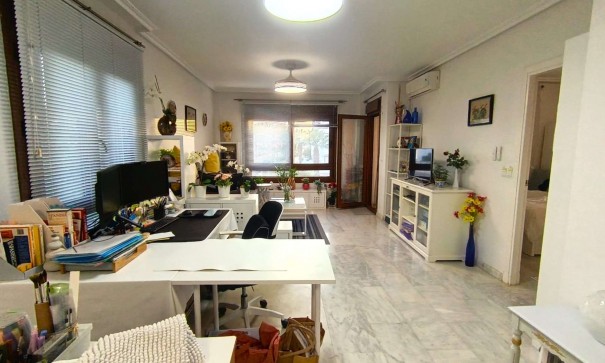 Venta - Apartamento piso -
Villamartín