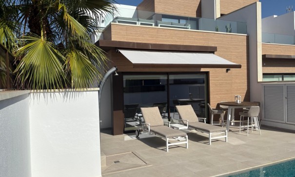 Villa mitoyenne - Revente - Algorfa -
                La Finca Golf