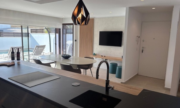 Sprzedaż - Willa w zabudowie bliźniaczej -
Algorfa - La Finca Golf