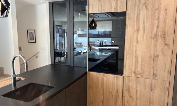 Sprzedaż - Willa w zabudowie bliźniaczej -
Algorfa - La Finca Golf