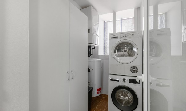 Sprzedaż - Apartament mieszkanie -
Torrevieja - Punta Prima