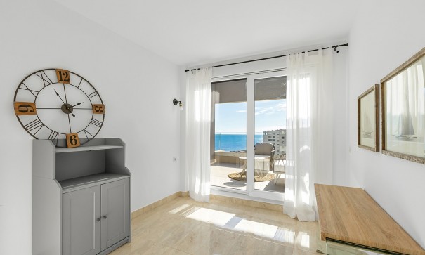 Sprzedaż - Apartament mieszkanie -
Torrevieja - Punta Prima