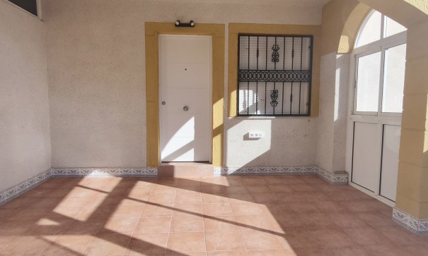 Resale - Wohnung Appartement -
Torrevieja