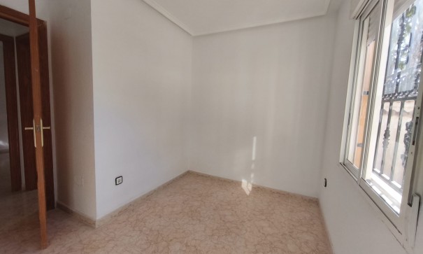 Resale - Wohnung Appartement -
Torrevieja