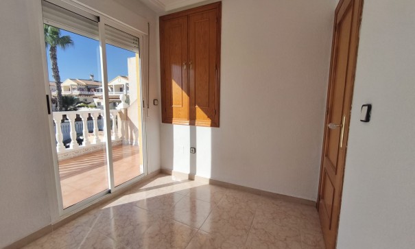Resale - Wohnung Appartement -
Torrevieja