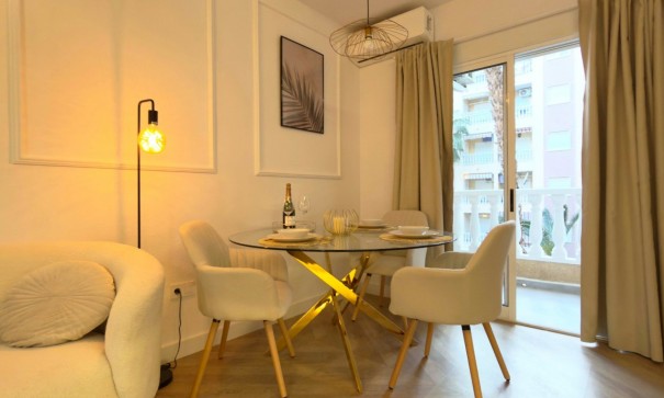 Herverkoop - Apartement Flat -
Torrevieja