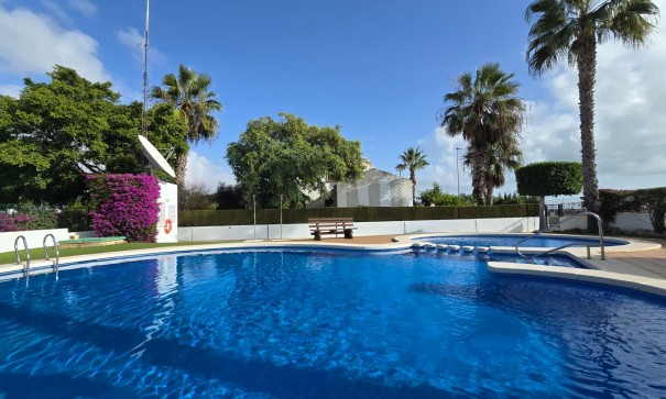 Wynajem długoterminowy - Apartament mieszkanie -
Orihuela Costa - Villamartín