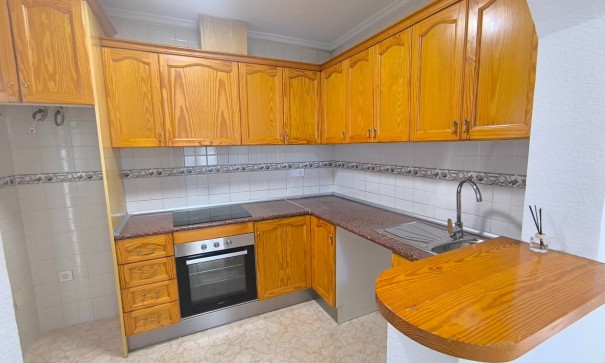 Återförsäljning - Villa i parhus -
Orihuela Costa