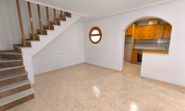 Återförsäljning - Villa i parhus -
Orihuela Costa