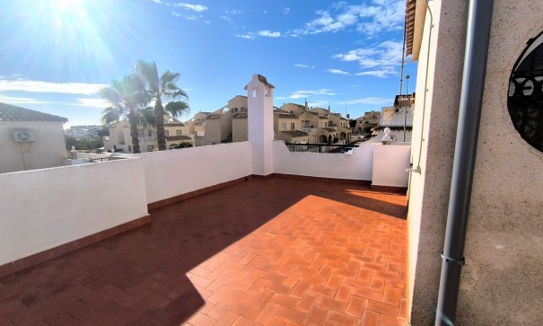 Återförsäljning - Villa i parhus -
Orihuela Costa