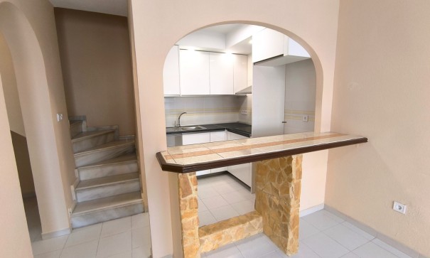 Sprzedaż - Dom miejski -
Torrevieja - Lago jardin