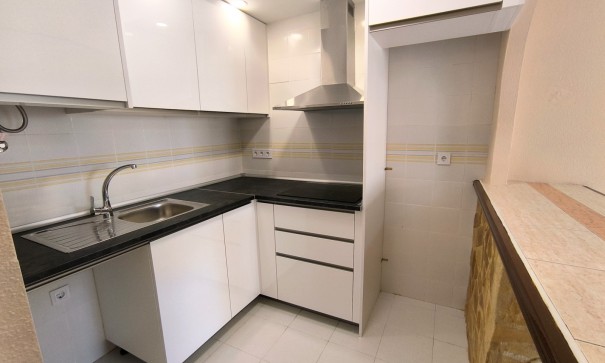 Sprzedaż - Dom miejski -
Torrevieja - Lago jardin