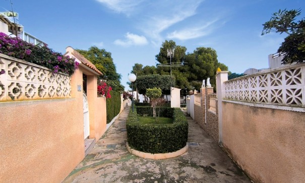Sprzedaż - Dom miejski -
Torrevieja - Lago jardin