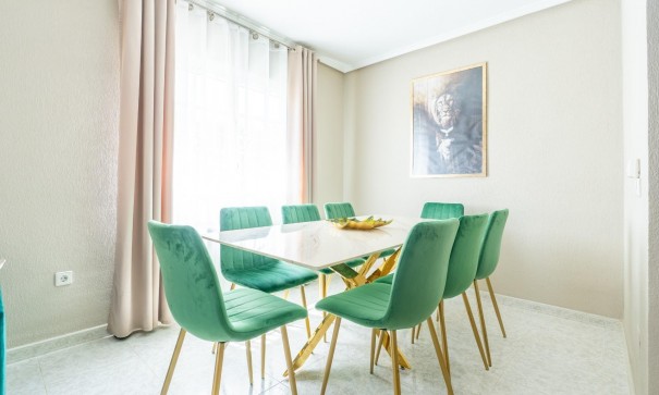 Sprzedaż - Dom miejski -
Torrevieja - Los Balcones - Los Altos del Edén