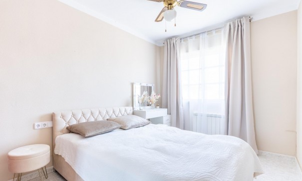 Sprzedaż - Dom miejski -
Torrevieja - Los Balcones - Los Altos del Edén